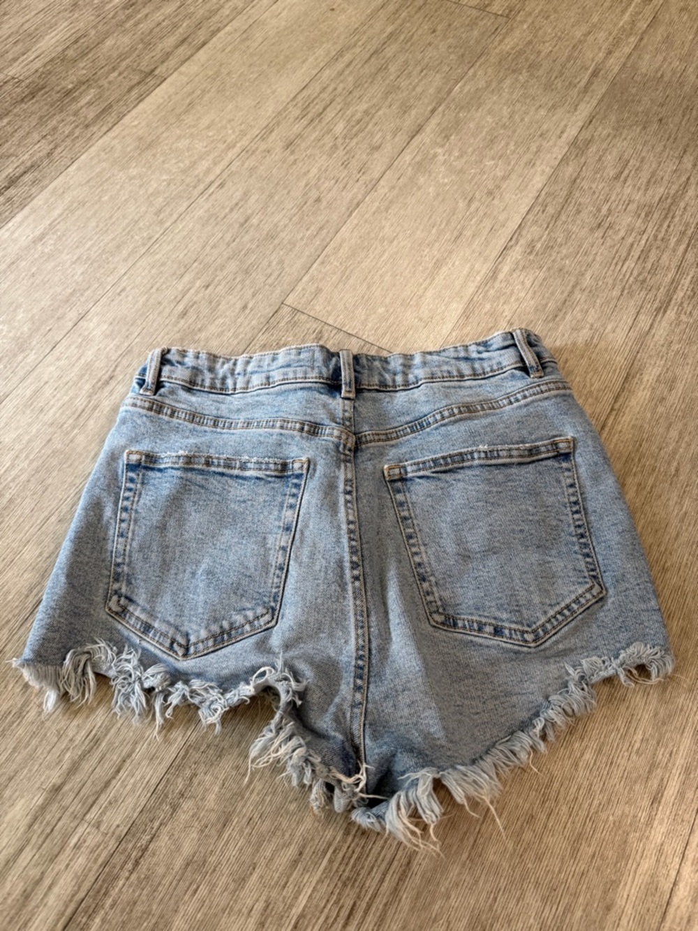 Zara Distressed Denim Shorts - Light Blue - Picture 4 of 4